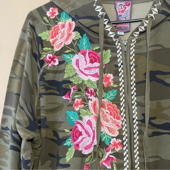 Johnny Was Green Camouflage Jacket with Floral Embroidery size 2x - Picture 5 of 8